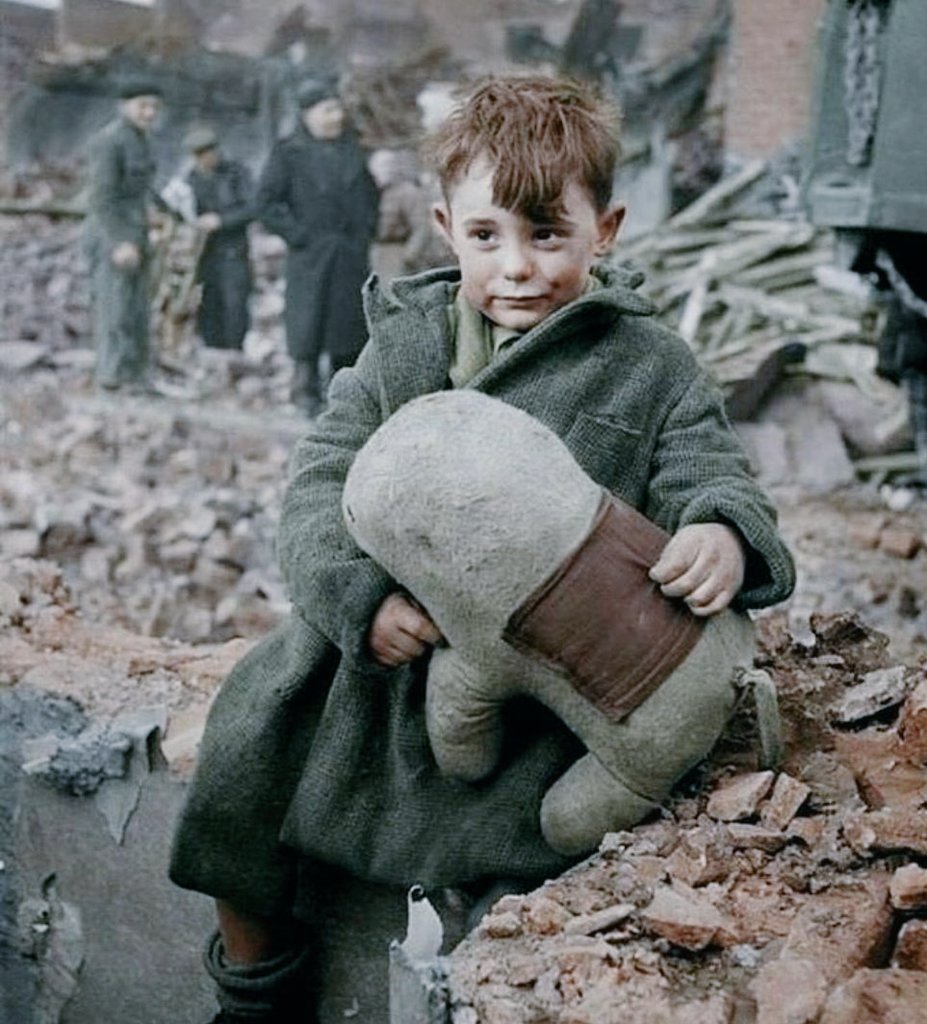 mine0233's tweet photo. Masum insanların, çocukların öldüğü hiçbir dava haklı değildir..#Ukrainian https://t.co/h39AZYB3VN