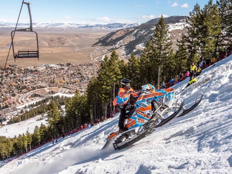 The 2022 World Championship Snowmobile Hill Climb is March 24-27 at Snow King Mountain in Jackson. WY. Snowmobilers from all over race to the top of a 1500 ft. vertical rise mountain. 
worthotel.com/blog/world-cha…