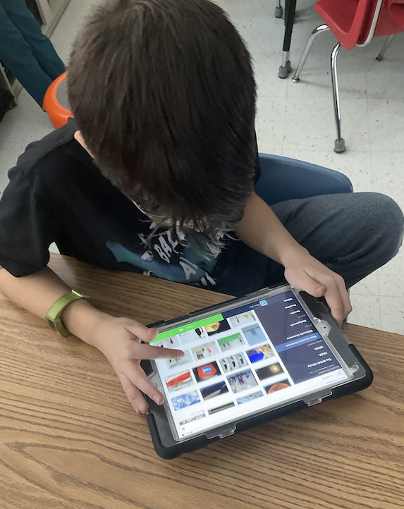 jlachel's tweet photo. Our 2nd graders were SO excited to explore a new #multimedia app today! They will share their learning on reversible and irreversible matter using  #shadowpuppet on the iPad. #everyonecancreate #edtech #makelearningvisible @AppleEDU @HSDHurricanes https://t.co/Uz9xX4AbhH