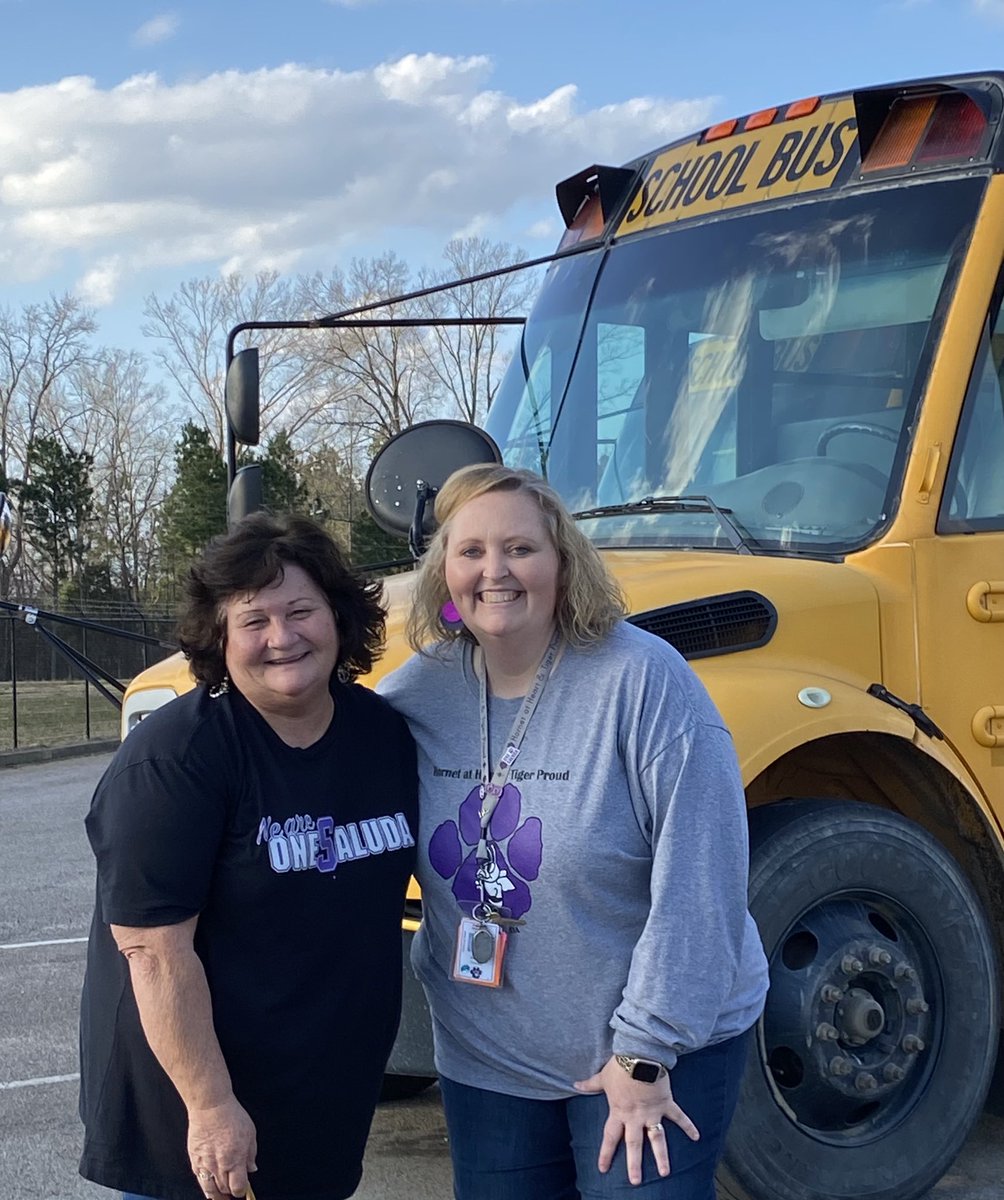HESHORNETSROCK's tweet photo. This is how we roll in the PM, because HES Bus Drivers ROCK! Thank you Mrs. Rita, Ms. Emma, Ms. Bonnie, and Ms. Corenthia for your early mornings and late afternoons to ensure our HES Hornets arrive to school and home safely! ๐๐
#happybusdriverappreciationweek https://t.co/1FtjIATM5g