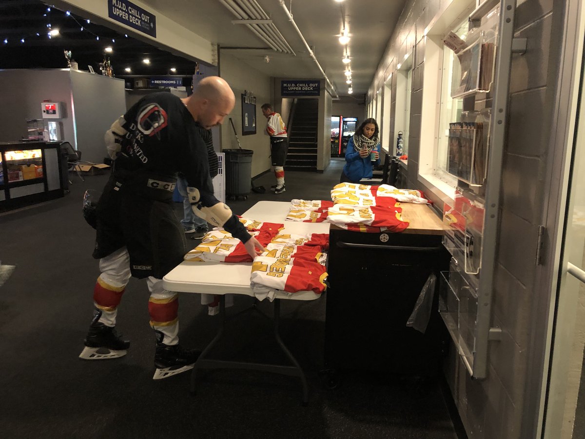 FRFOmaha's tweet photo. Guns &amp; Hoses Hockey Practice, New Jerseys, Team Blue pics, Team Red pics, Sponsor thanks, &amp; lots of laughs at the Grover Ice Rink (thanks!) this morning! 
Tune in to @3NewsNowOmaha our media sponsor (thanks!) tonight @ 6PM for the story! Tickets on sale now for the event 3/20/22! https://t.co/vfhK1KohT5