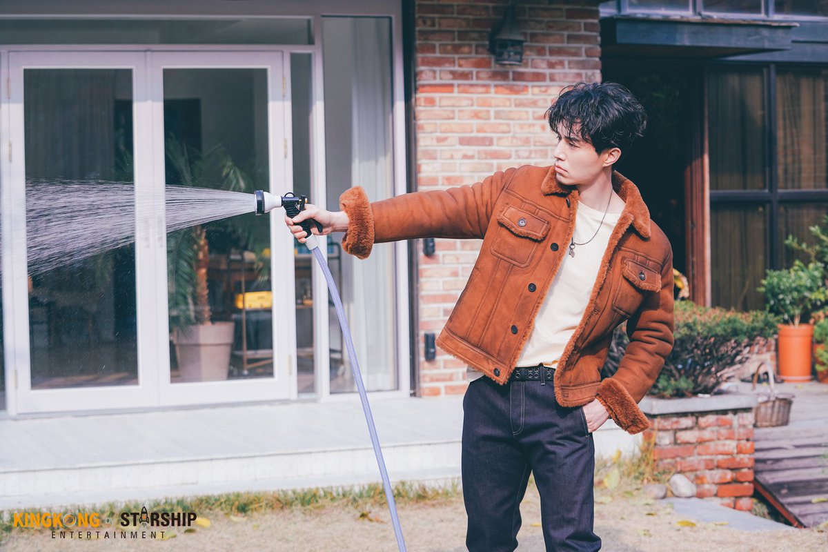 Lee dong wook2023 小红书. Lee dong wook on the set. City of stars dong wook. Lee dong wook bad and crazy photoshoot. ли дон ук фото.