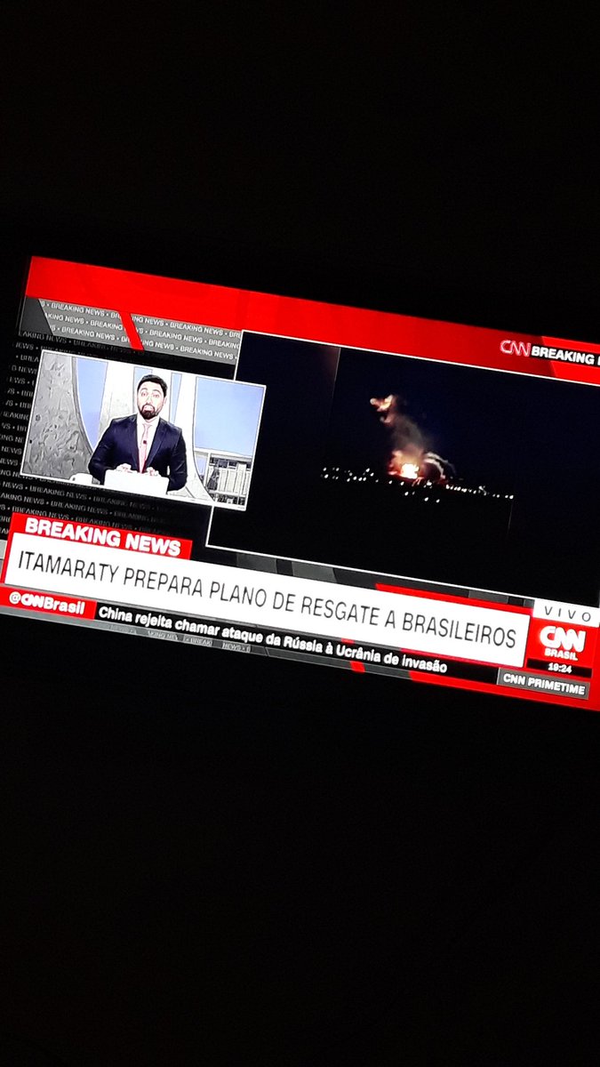 lojagoogames's tweet photo. A mesma coisa aconteceu com a Pandemia, o mundo todo fechado e o Brasil olhando esperando primeiro o pior acontecer. Agora a mesma coisa, o mundo pedindo pra todos saírem da Ucrânia e aqui esperando o pior. 
Ou seja, nunca siga e nem espere orientação do Brasil
#Ucraina #Choquei https://t.co/3Ntkvg6Mys