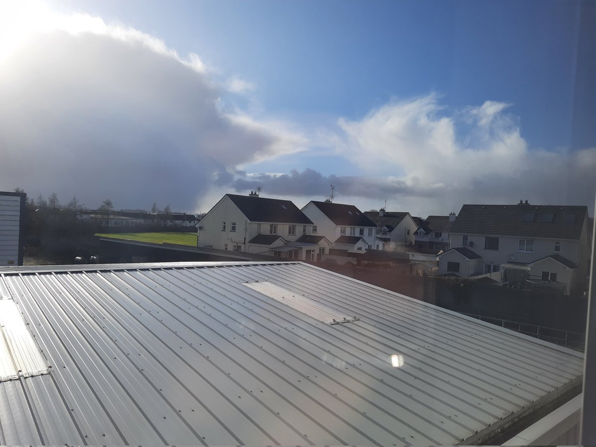 WaShQureshi's tweet photo. What a days, #walktoOffice, #walk2lunch and #walktoHome, three weather three times in a day. Happy #walk #100daysofwalking @100DaysOfWalkin @NTBreakfast https://t.co/26RqYTJMk2