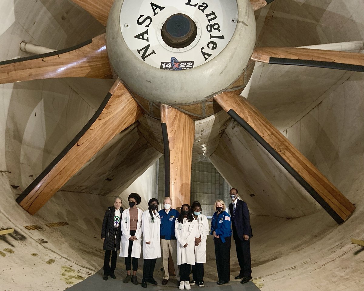 NASALangley's tweet photo. We were excited to welcome @SenBillNelson, @Astro_Pam, @MarkWarner, @RobWittman, @RepElaineLuria, and @BobbyScott today for a tour of Langley Research Center to see the breakthrough research being done at Langley firsthand. 

Here are photos from today's visit 📸 https://t.co/juRXrkI790