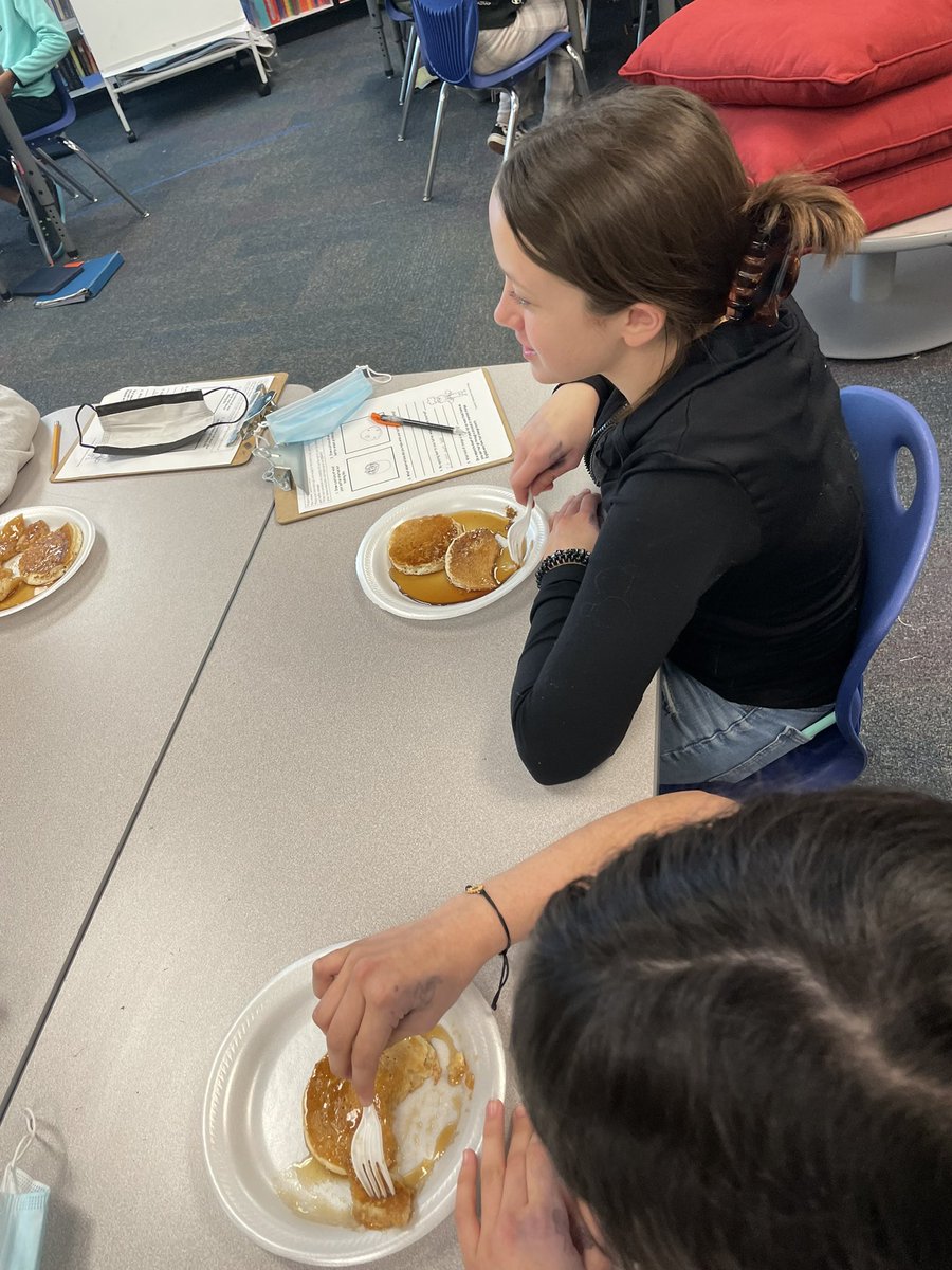 AmyFiene's tweet photo. Making pancakes is a great way to see physical &amp; chemical changes in real life. https://t.co/aClnC1HoJu