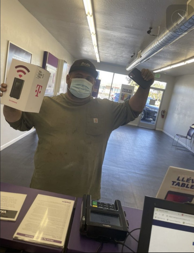 mariaeg3's tweet photo. Rocking-n-Rolling with HINT (Home Internet) sales at launch 🚀 day!  💃🕺🏼👏☝️💪#DigicomTeam #BestTeam #OneTeam  @MariamZermeno @JamesLeeWC @kharen_g @LangfordDamond @TariqAdina https://t.co/xKrkkkjJMZ