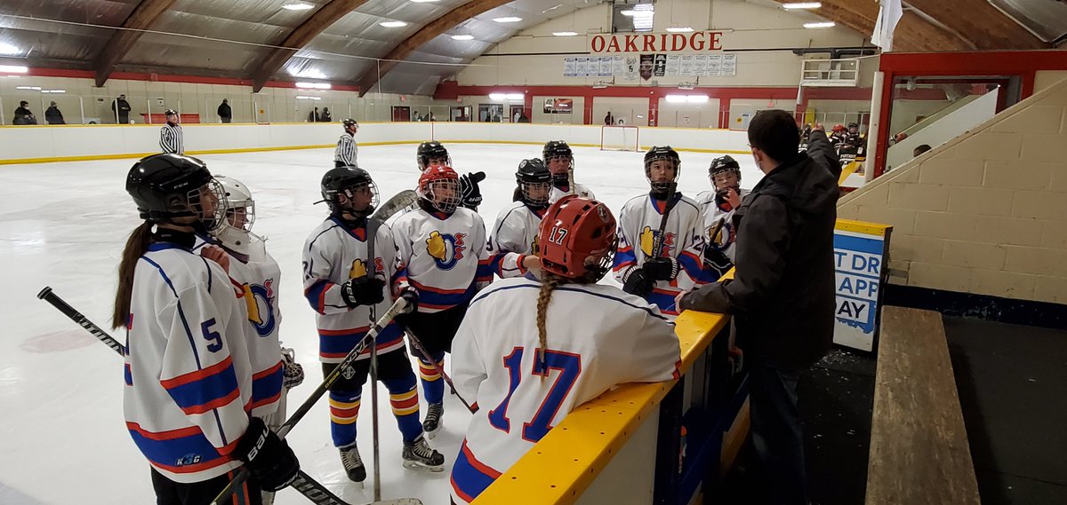 OakVisual's tweet photo. Oakridge Girls Hockey played an exhibition game today against MTS and won!! What an amazing group of young athletes we have at Oakridge - way to go Oaks. 🏒
@Oakridge_SS https://t.co/8zuiNR6L66