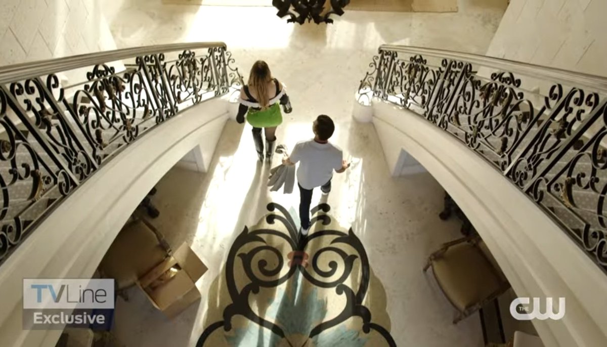 gilliesbalfe's tweet image. woah woah woah does this mean.... are they.... finally??? pretty please!!!🙏🏻🏡📦
#falliam