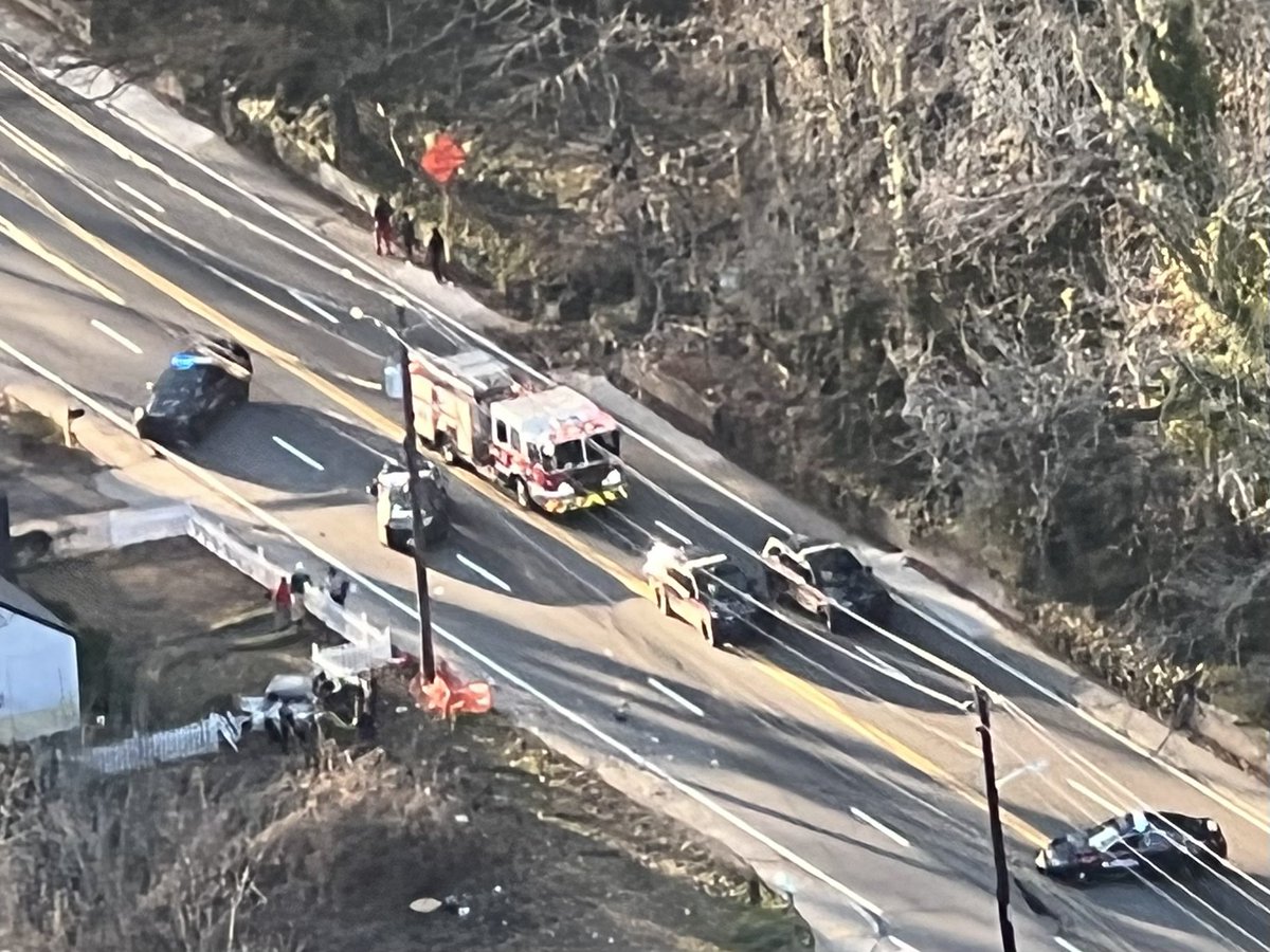 Donald Lee Hollowell Pkwy blocked near Hollywood Rd in West Atlanta due an an injury accident involving an <a href="/Atlanta_Police/">Atlanta Police Department</a> car and another vehicle. #BreakingNews #atltraffic @cbs46