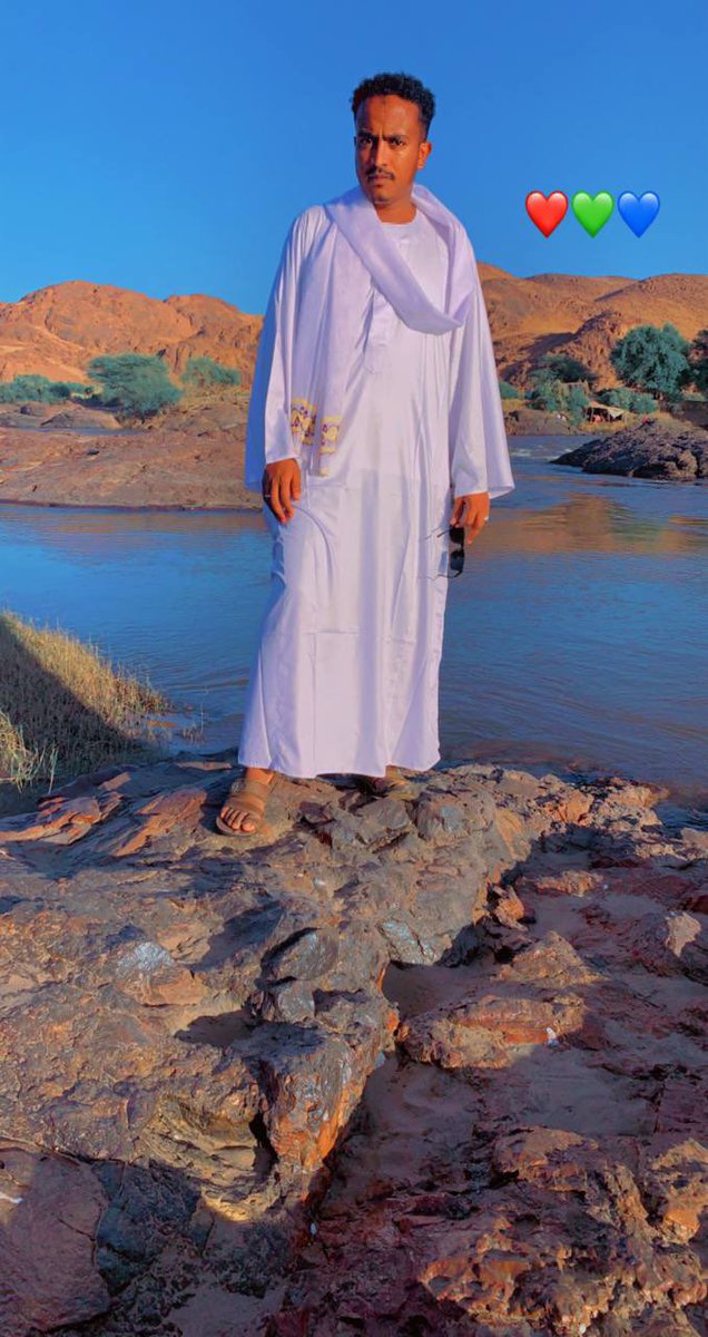 Mohammed77689s's tweet photo. حبوا أنفسكم بعمق ، فهذا الحب هو مفتاح حبكم للناس ، وللعطاء ، ولكل شيء جميل في الحياة .
حُب الذات هو أساس الاستقرار النفسي والعاطفي. https://t.co/vDdh71IVeg