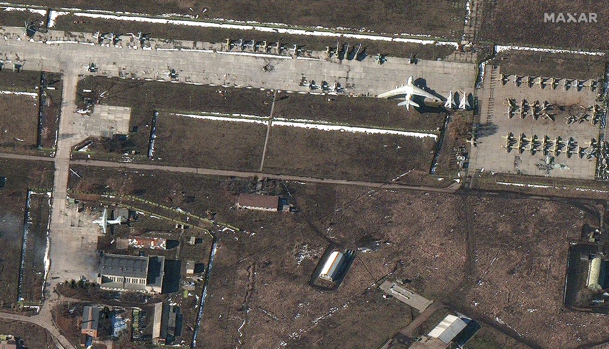 Maxar satellite imagery of damage to fuel storage areas and airport infrastructure at Chuhuiv Airbase: https://www.cnbc.com/2022/02/24/satellite-imagery-shows-russian-attack-on-ukraine-from-space.html  $MAXR  #Ukraine