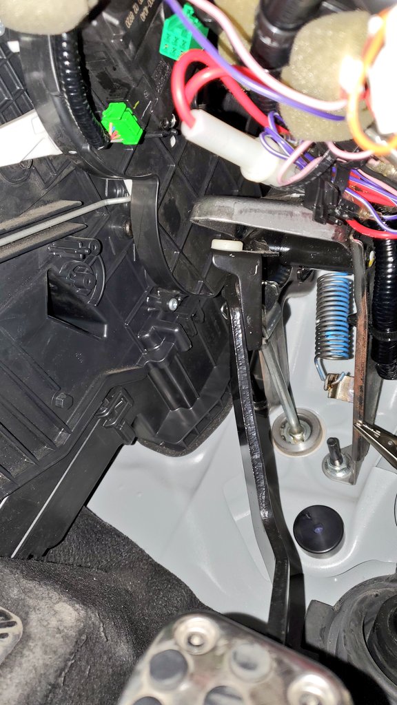 コウ 結局セルでは無くクラッチスイッチの故障が原因でエンジンが掛からなくなってました マジでいきなり壊れるのでs6 Mt 乗り方気を付けて T Co 1a9mllqglw Twitter