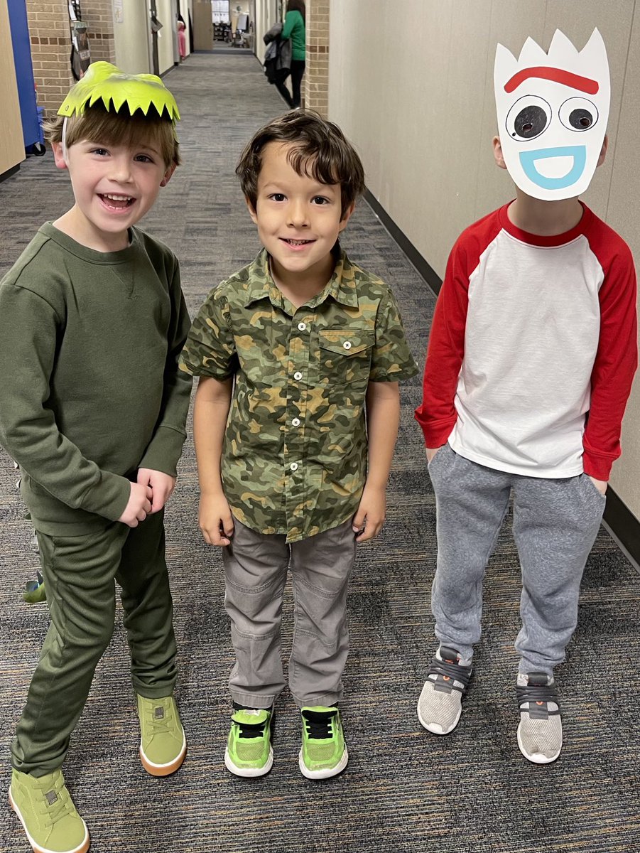 MrsMandySchaef's tweet photo. Such creative Toy Story characters for chili cook off today ⁦@Hamilton_Lions⁩ #hamiltonpride https://t.co/p3lGwzRSxS