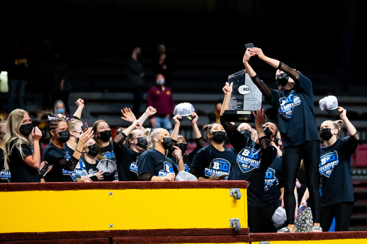 GopherWGym's tweet photo. We got a B1G celebration tomorrow 💍 https://t.co/R2Uh1nbAaI