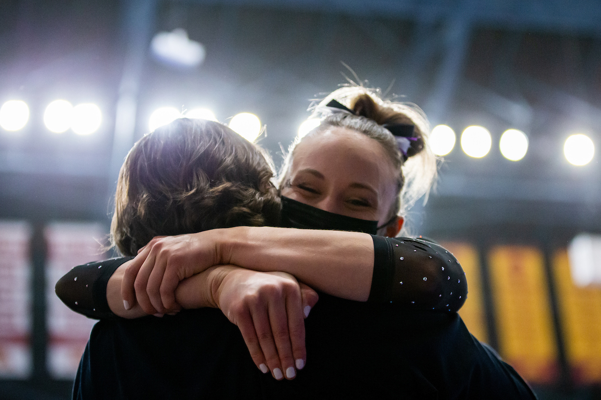 GopherWGym's tweet photo. We got a B1G celebration tomorrow 💍 https://t.co/R2Uh1nbAaI