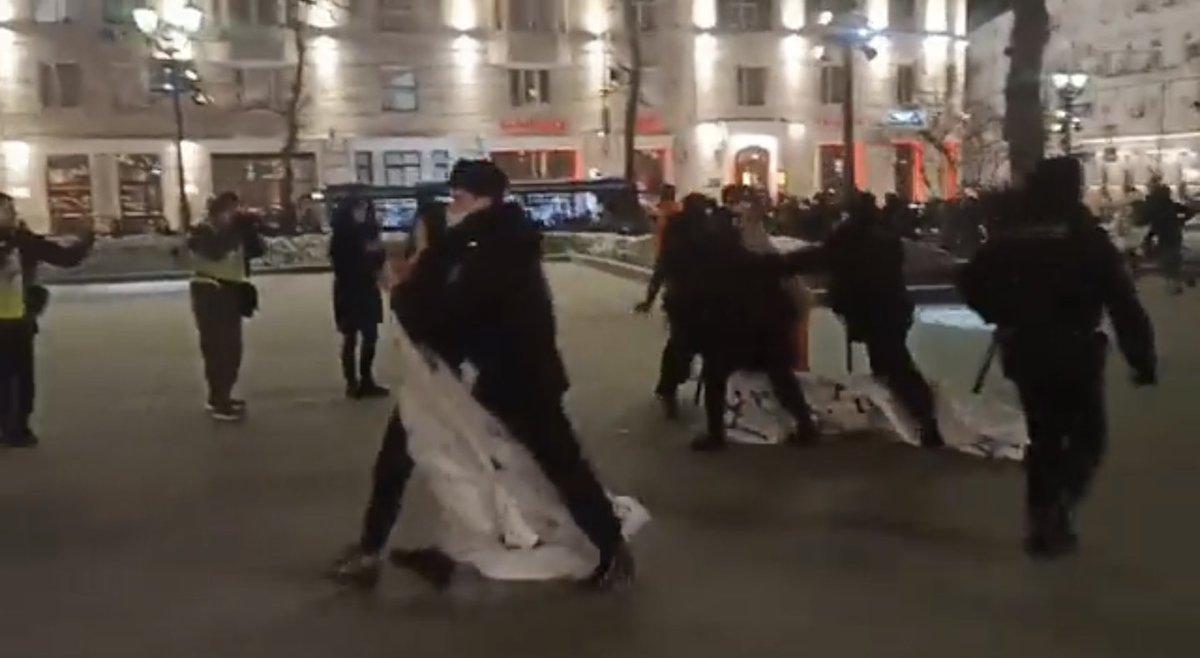 Canadian protest day 20 vs. Russian protest day 1. 

But sure, tell me all about your lack of freedom as a Canadian.