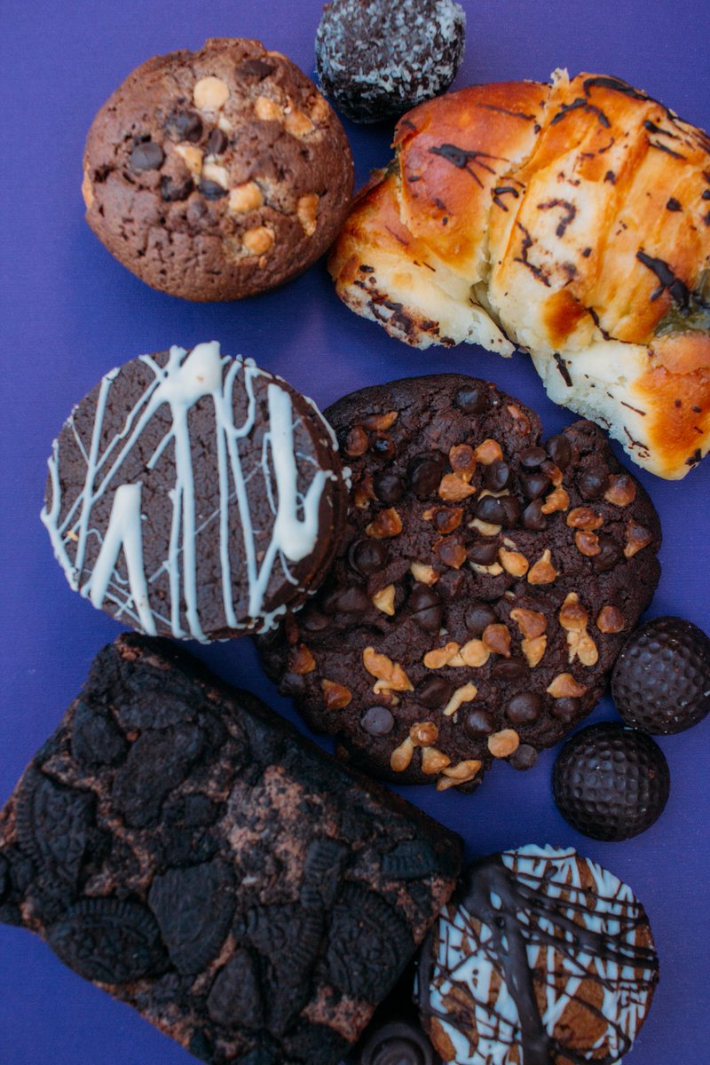 VerdeChocolate3's tweet photo. Por qué a un finde largo le cae bien unos dulce locos.. 
#ungustito #420 #chocoloco

https://t.co/DVXIAhilMh https://t.co/IZ9mi8o9YV