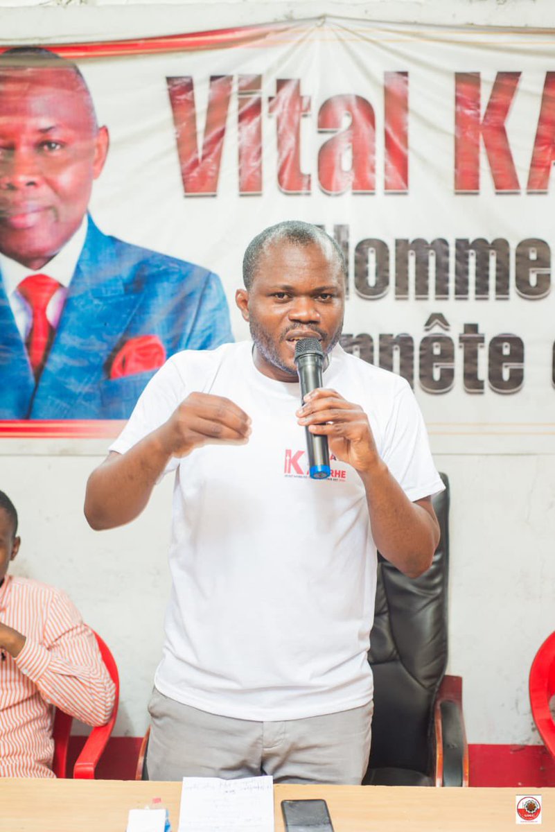 KKamerhe's tweet photo. #KinshasaPonaKamerhe 
#JEUDIMAYANGÀNI 
3 points ont été exploités à la réunion de ce jour présidé par le président @JolMongu2 
1. Restitution des rencontres entre le Bureau  et Coord. et Départements. 
2. Du fonctionnement de la JIK
3. l' actualité politique de l’heure https://t.co/Mig4YY9Ih1