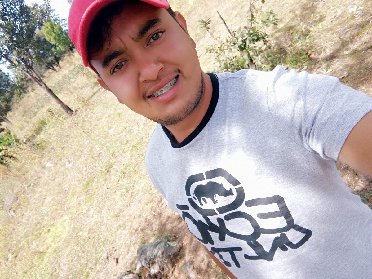Javier81331444's tweet photo. Vive como si hoy fuera el último día. https://t.co/1GGHFaU1mm