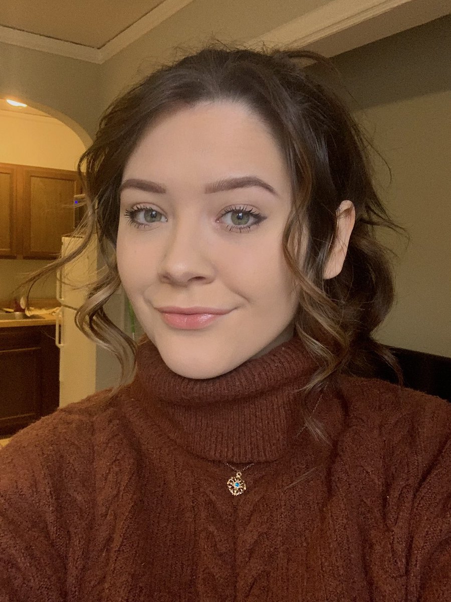 frickinalexis's tweet photo. day off selfies 🪐🌿🐌 https://t.co/tHbCcnHqBc