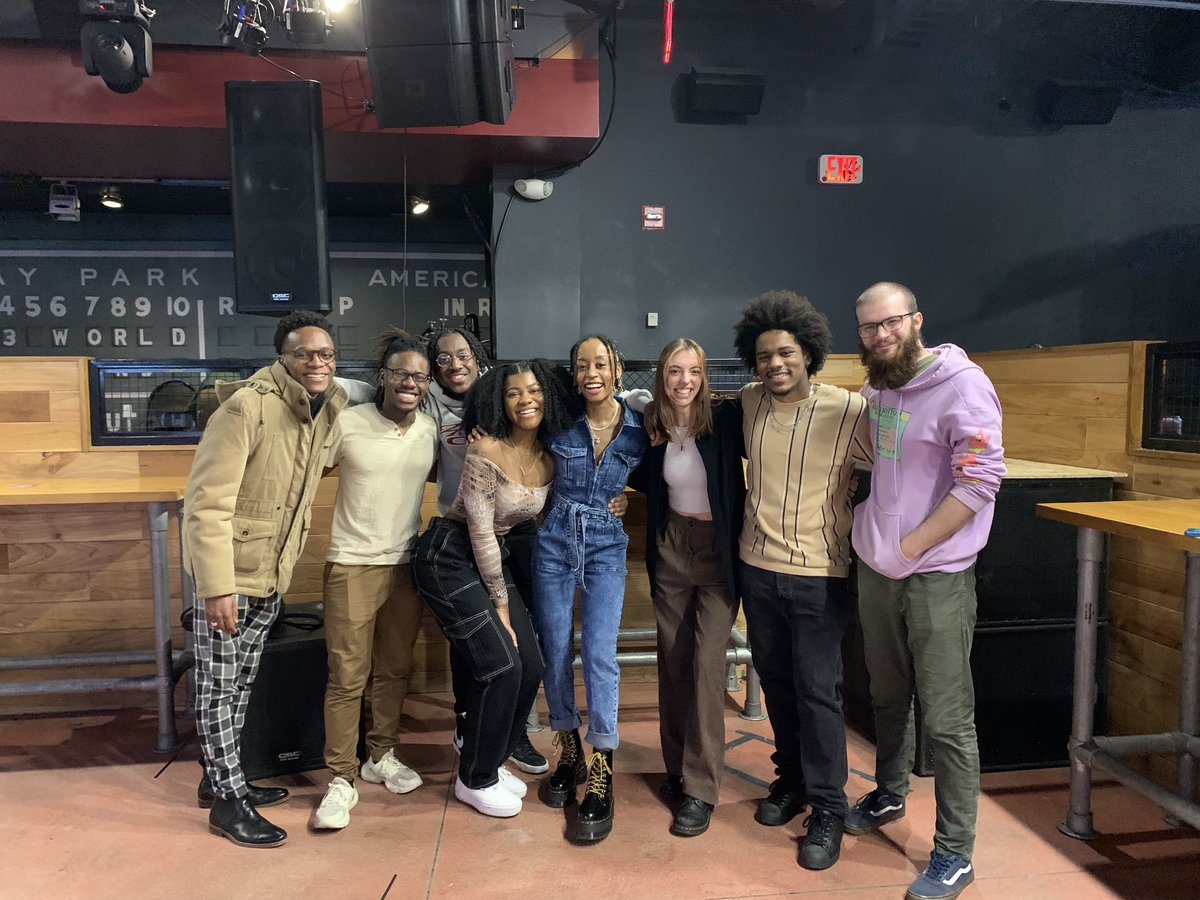 damoyee's tweet image. #DAMOYEE with her band last night! 🔥 Thank you to everyone who came out to @BreakingSound at @GameOnFenway in Boston!