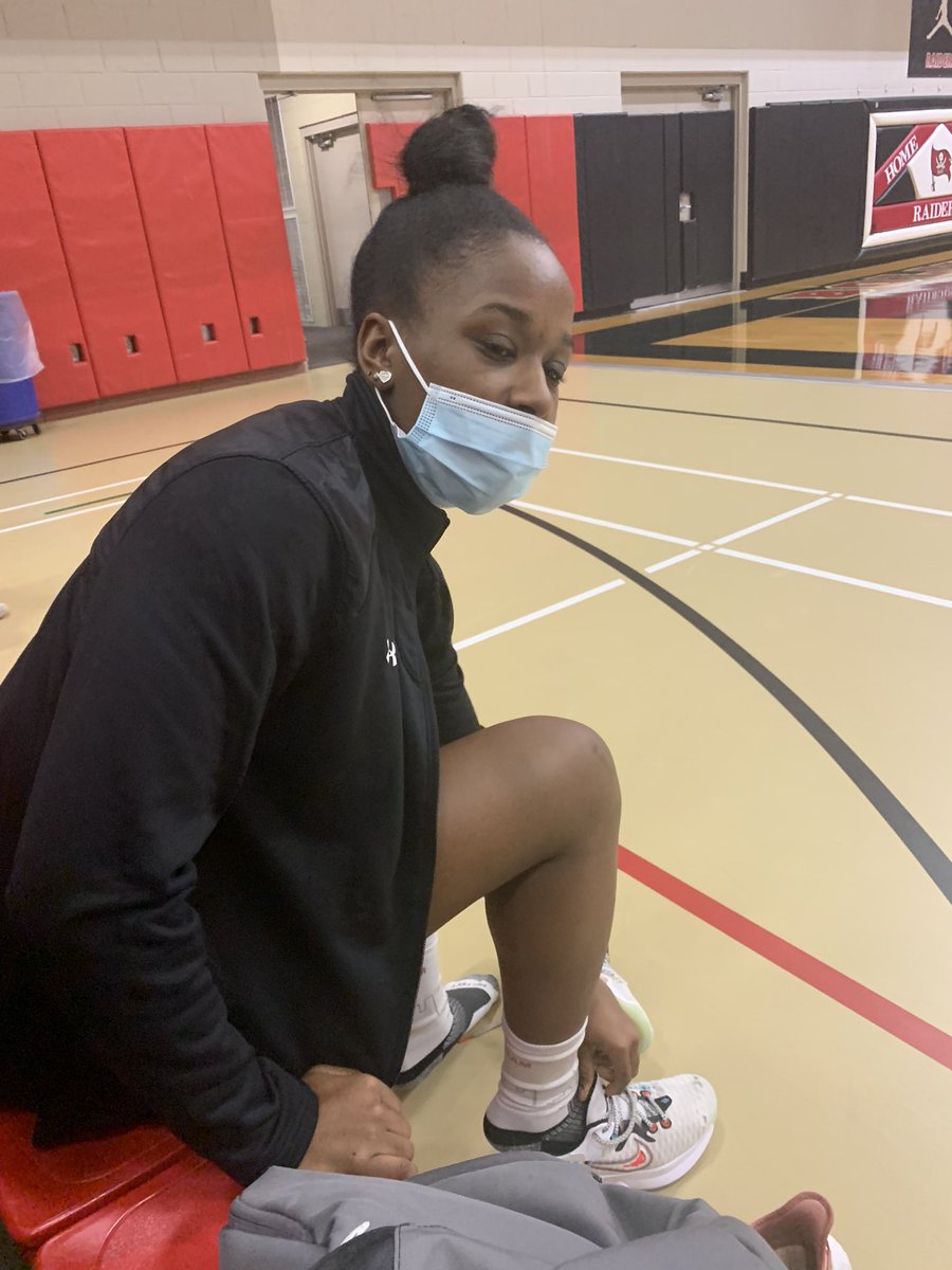 Good Luck in the 3 point contest tonight <a href="/lelanih23/">Le'lani 🌸</a> 🏀