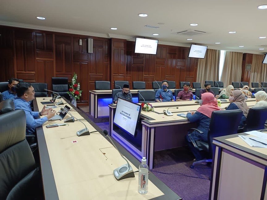 CenthraM's tweet photo. Recently, #CENTHRA organised a half day session on the #UNHRC #UPR mechanism at UM Kelantan, with the cooperation of #InsPek, Institut Masa Depan Malaysia (#MASA) and Majlis Agama Islam Wilayah Persekutuan (#MAIWP).
Please visit our FB page for more.
https://t.co/JAZeEx4kSK https://t.co/snVFB47ree