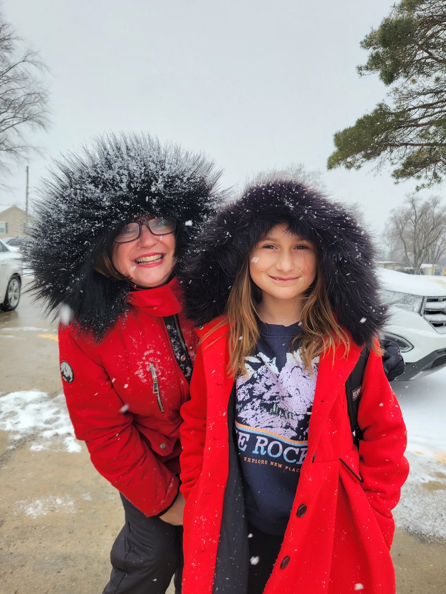 STEAMAcademy124's tweet photo. Dismissal was SNOW much fun today! Have a safe and warm night, STEAM families. https://t.co/7mUyyp3FEy