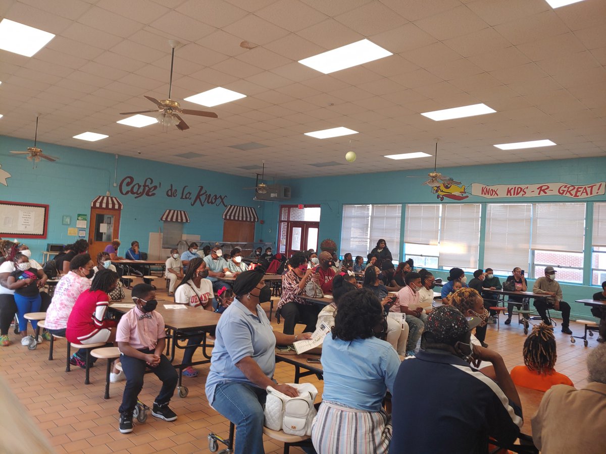 SCSStudentsFir1's tweet photo. Happening now, the 2022 Black History Program at the School of Discovery. I'm so proud of our scholars, staff, and the SOD community. Keep up the good work! @SelmaSchools @SCSStudentsFir1 #teamselma https://t.co/qwIUPZEjQY