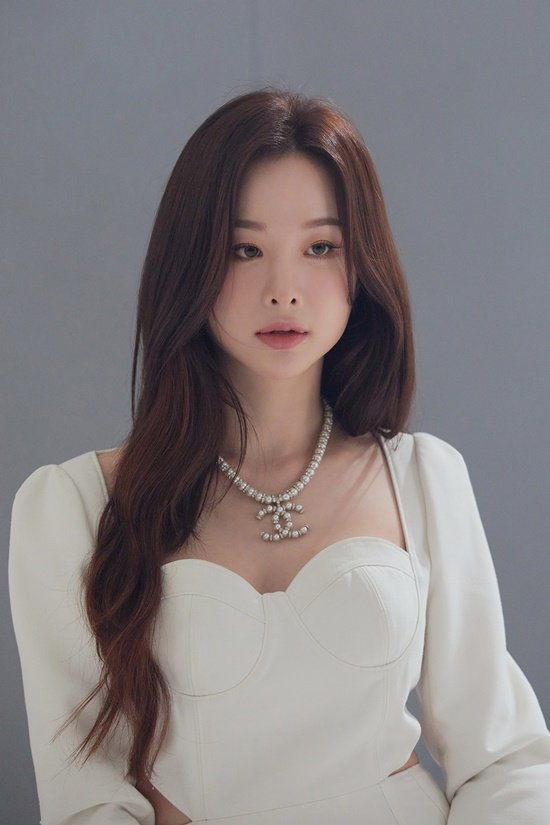 wtexid's tweet image. D-day! #SoljiFirstLetter drops today, 6pm KST