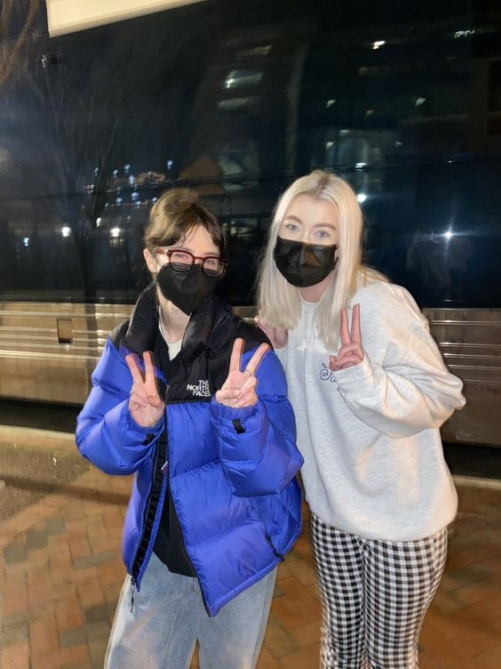 clairocomfort's tweet photo. 💙🧥 https://t.co/k7qLNKUcLQ