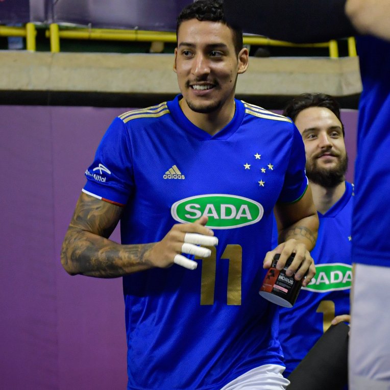 MelhordoVolei's tweet photo. #TBT
Um dos atletas mais identificados com o Sada Cruzeiro, Rodriguinho foi contratado em 2014 com 18 anos. https://t.co/MlP7O9Fslz