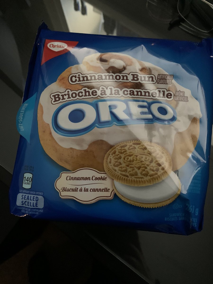 Talyn616's tweet image. There’s no better way to end a long busy work day then to come home to a full pack of Oreos, lay in bed and not give a sh’t about anything else untill tomorrow what do you think?  @AllieWrestling  also if you haven’t tried these yet I’d recommend them