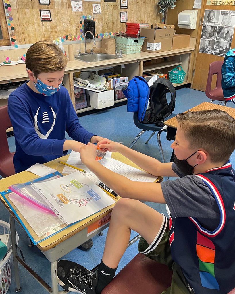ThomasFitzwater's tweet photo. Weathering, cementing, and melting starburst to model the rock cycle in 5th grade! This lab truly shows how rocks change and connects to our science unit about the geosphere. #scienceisfun #simulationstation #rocksareneverdestroyed https://t.co/ySfvbnElhr