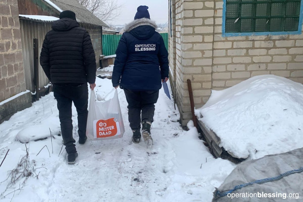 operationbless's tweet photo. 🚨 Right now, Operation Blessing is on the ground in #Ukraine providing emergency relief and supplies to families and individuals in the cities of Kiev and Krasnohorivka. Please #pray and make a gift of any amount to send help to victims of crisis here: https://t.co/0ahmQKNq4L https://t.co/vGtsb0j7nC