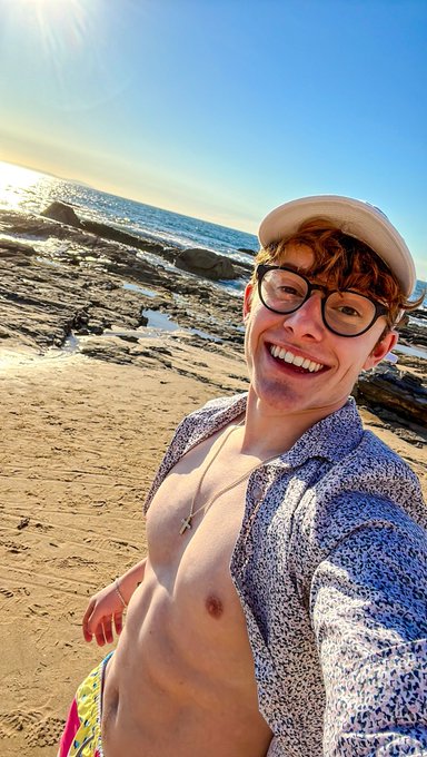 Thanks for 10k nerds :) https://t.co/AQuS5ct1T8