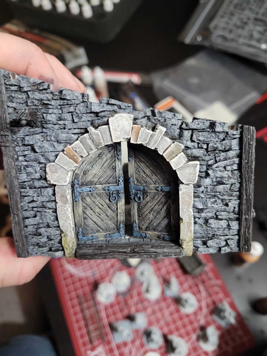 mlanktree's tweet photo. Tried a different stone recipe for around the door. #frostgrave #dnd #tabletopworld #PaintingWarhammer #kingsofwar #wepaintminis https://t.co/Bldx7Xarrv