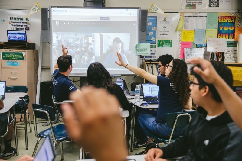 CarlotaEPTX's tweet photo. So excited the Microsoft TEALS Program volunteer application is now open for the 22-23 school year!
#CSEducation #volunteering #MicrosoftTEALS https://t.co/7WKFv1bJ6L https://t.co/8mioMejTU3