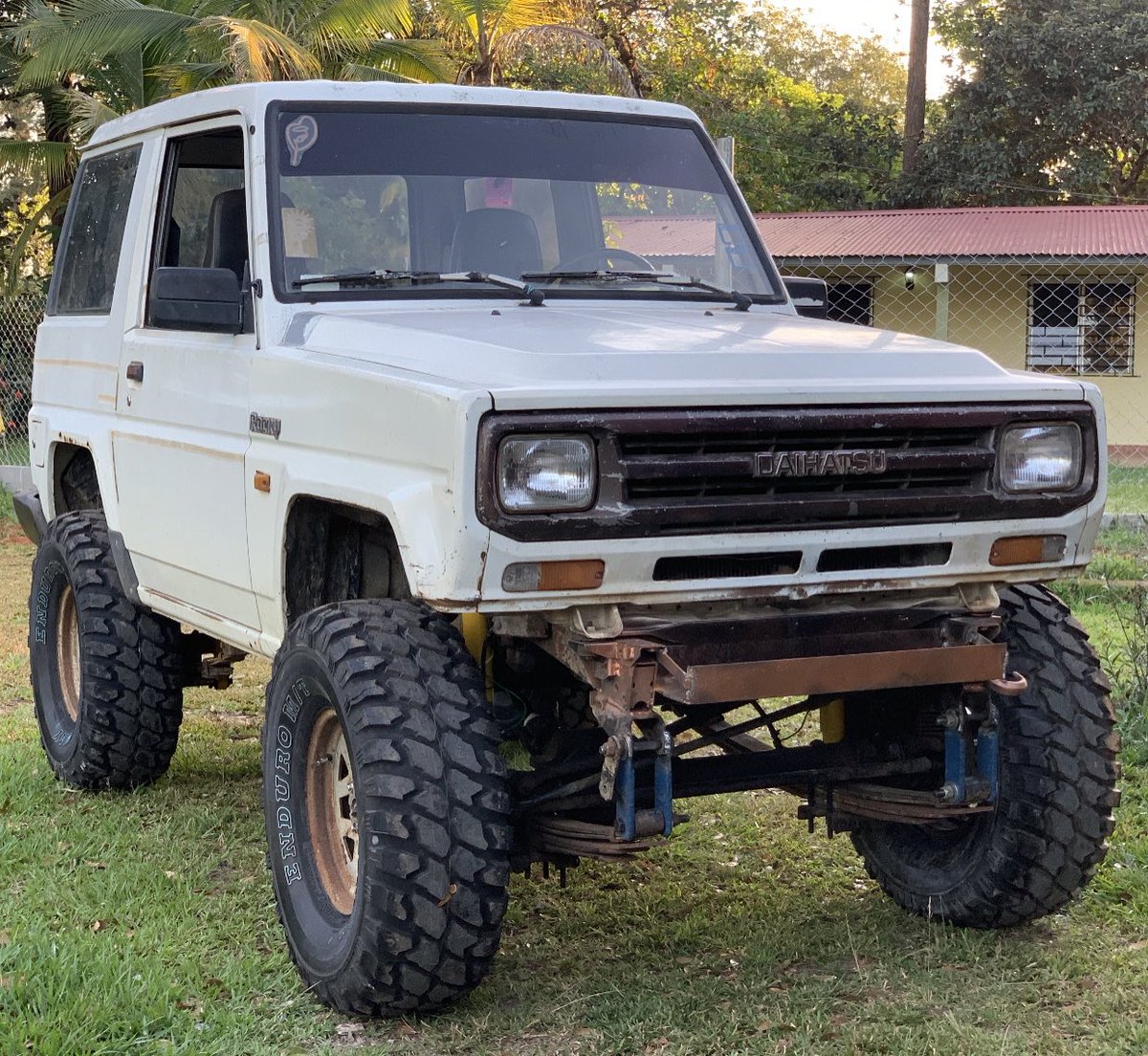 saidpatinoj's tweet photo. Un año de progreso en el #DaihatsuRocky 1990 x 33”s 
#OffRoad #4X4 #Panama https://t.co/dticexDr2P