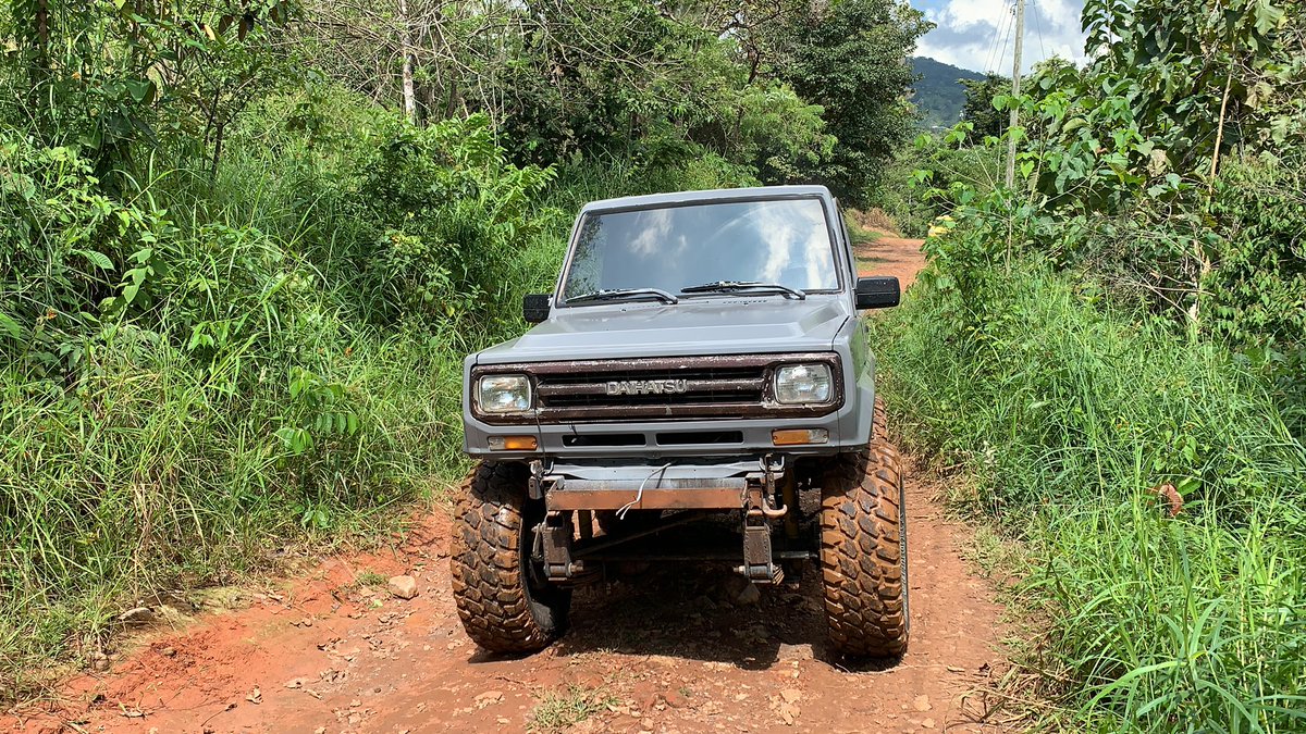 saidpatinoj's tweet photo. Más de un año de progreso en el #DaihatsuRocky 1990 x 33”s 
#OffRoad #4X4 #Panama https://t.co/L8QgaEgT03
