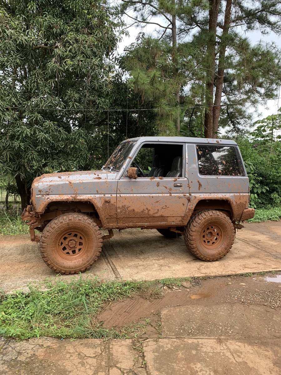 saidpatinoj's tweet photo. Más de un año de progreso en el #DaihatsuRocky 1990 x 33”s 
#OffRoad #4X4 #Panama https://t.co/L8QgaEgT03