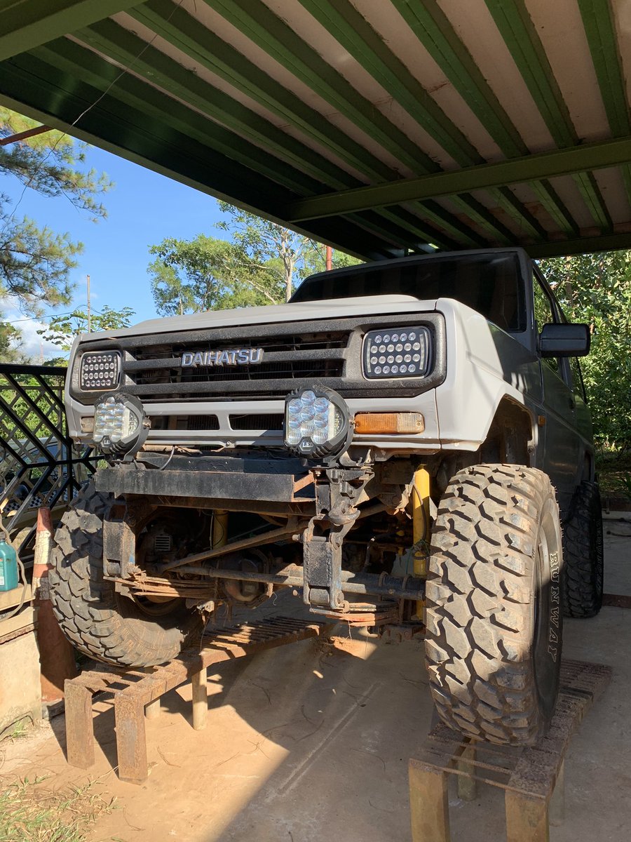 saidpatinoj's tweet photo. Más de un año de progreso en el #DaihatsuRocky 1990 x 33”s 
#OffRoad #4X4 #Panama https://t.co/L8QgaEgT03