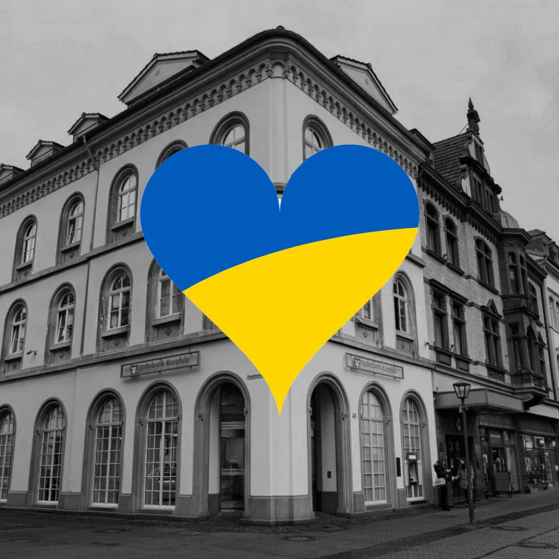 Die aktuellen Geschehnisse machen auch uns zutiefst betroffen!

Es ist nur schwer zu begreifen, dass in Europa ein Krieg begonnen hat.

Mit unseren Gedanken sind wir bei den Menschen in der Ukraine. 

#VolksbankKurpfalz #MeineKurpfalz #MeineLieblingsbank #prayforukraine #Frieden