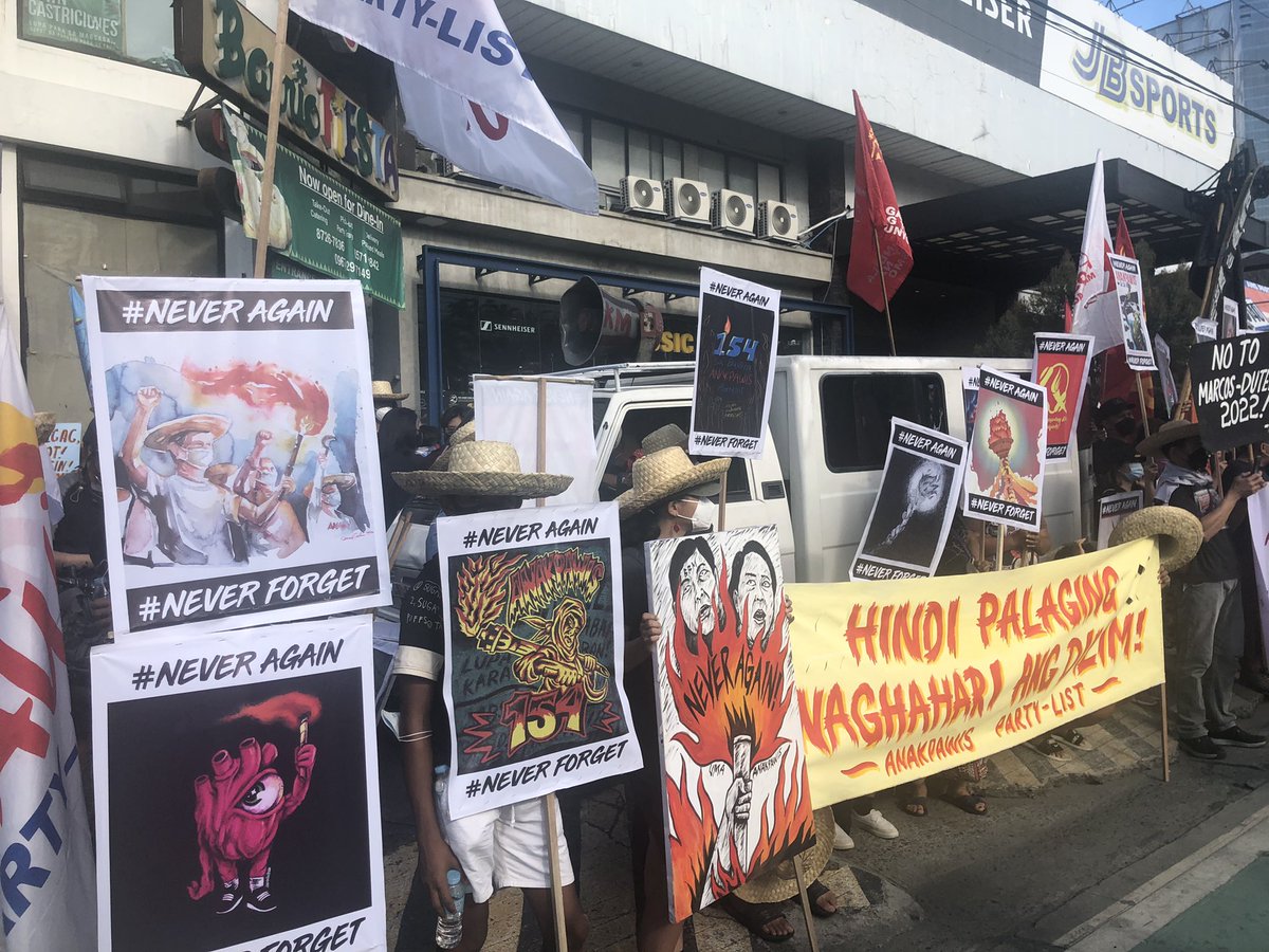 LFSPhilippines's tweet photo. HAPPENING NOW!
Progressive groups and organizations assembles along EDSA road to prepare for the march to the People’s Power Monument for the Anniversary of the EDSA People’s Power Anniversary.
#NoToMarcosDuterte2022 #NeverForget #NeverAgainst https://t.co/ykPPS7tDme