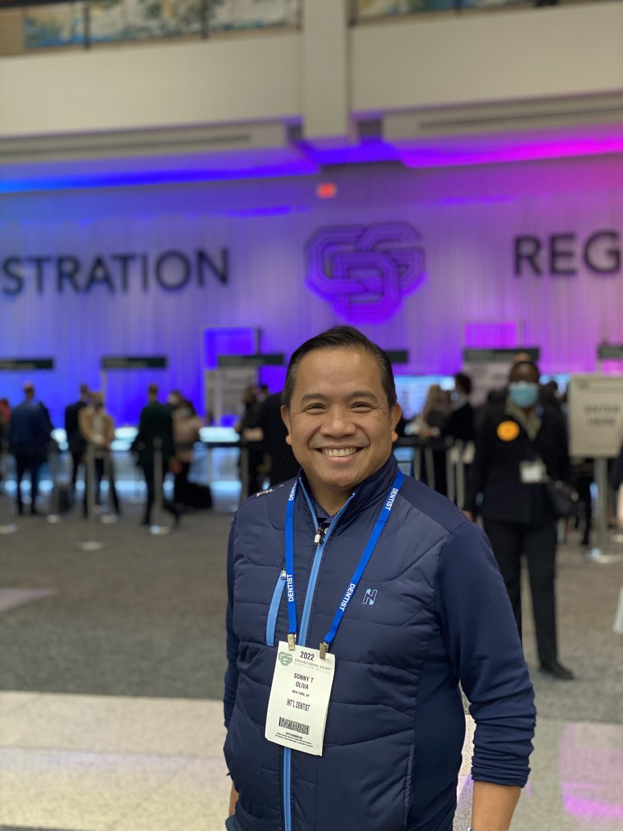 olivadds's tweet photo. Living my best life at the Chicago Dental Society's Midwinter Meeting #zentist #cds #midwintermeeting https://t.co/uV4TOr8NF8