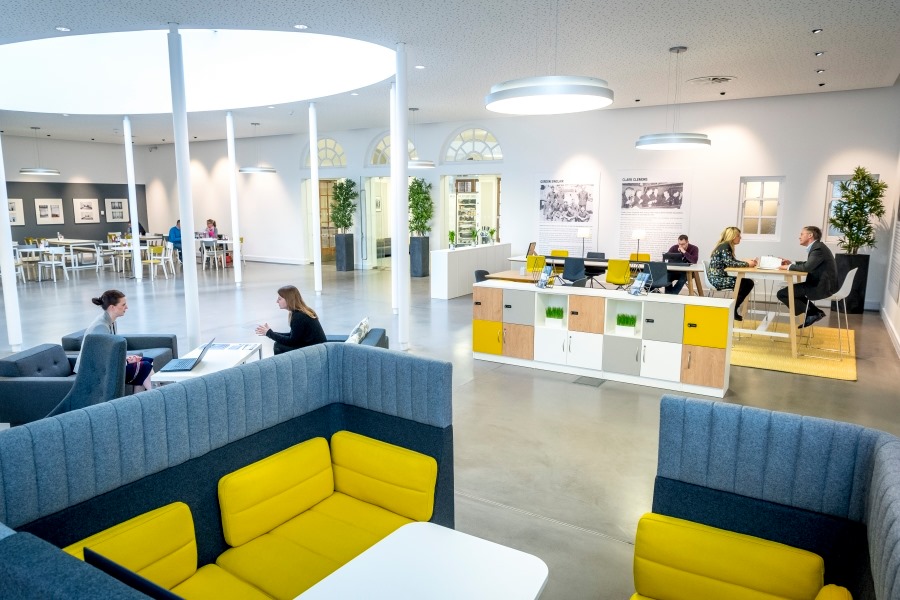 mantlespace's tweet photo. Internally our spaces offer extremely flexible workspace solutions. Whether it's co-working, private office space or home-flexi that you need we are confident we can help you. 
Get in touch with us today, details in the bio 👆

#location #businesscentrelocation #businesscentres https://t.co/Fc1GawD8k4