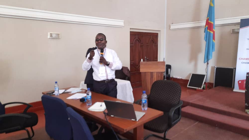 #RDC jour 2 Atelier RSE organisé par <a href="/MinesRdc/">Chambre des Mines RDC🇨🇩</a> en partenariat avec <a href="/CongoMines/">CongoMines</a> à #Lubumbashi. Discussions autour du manuel de procédures de gestion de la dotation de 0,3% du CA pour contribution aux projets de dev. Communautaires.