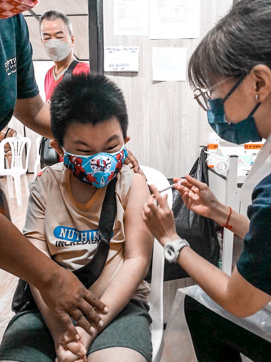 myoptimax's tweet photo. We are proud of you, brave PICKids! 💫
As excited as they are pushing forward to get back to normal life like their parents and other siblings, most of the kids received their shot quitely and gleefully.
#Optimax #NewVisionNewLife #PICKids #EyesWideOpen #Covid19 #Vaccinated https://t.co/AdJOsHNbyu