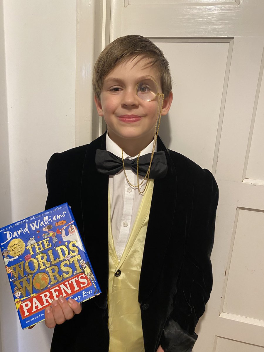 Another #worldbookday and another character from a ⁦<a href="/davidwalliams/">David Walliams HQ</a>⁩ book! Meet Lord Grandiose 😊